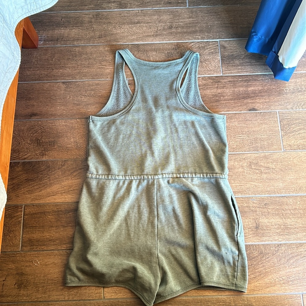 Aerie Roper - Picture 2 of 3